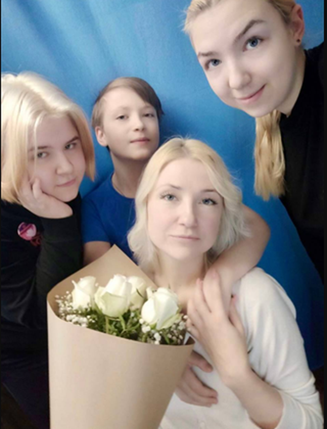 Kjo është Ekaterina, gazetarja që do sfidojë Putin-in