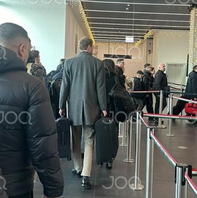 Konfirmohet lidhja, Princ Leka kapet mat me fotografen