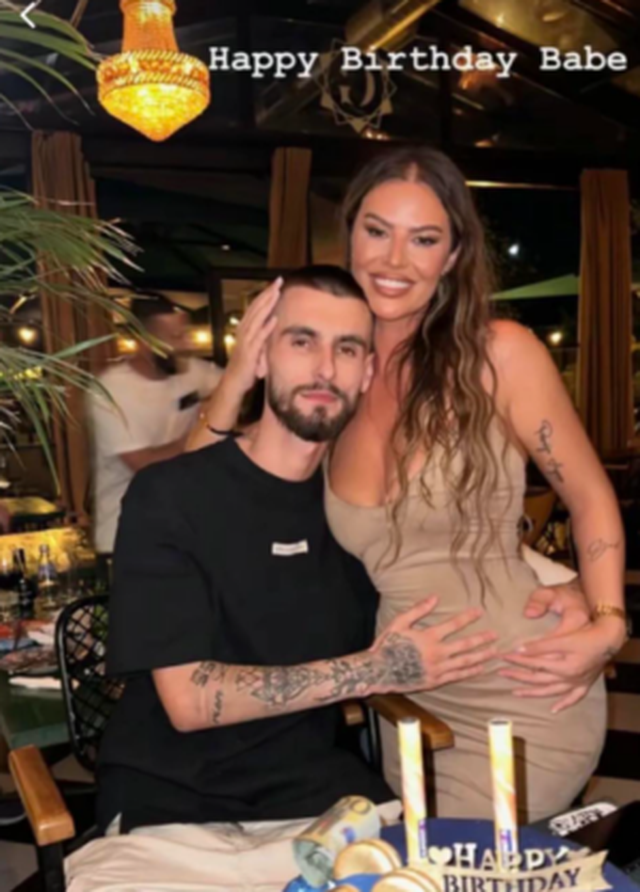 Publikohet foto, ky është i dashuri i Santianës