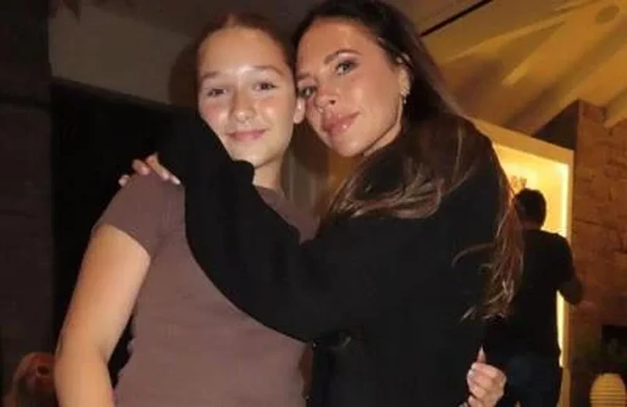 Victoria Beckham e penduar për implantet e gjoksit! Arsyeja pse si ka