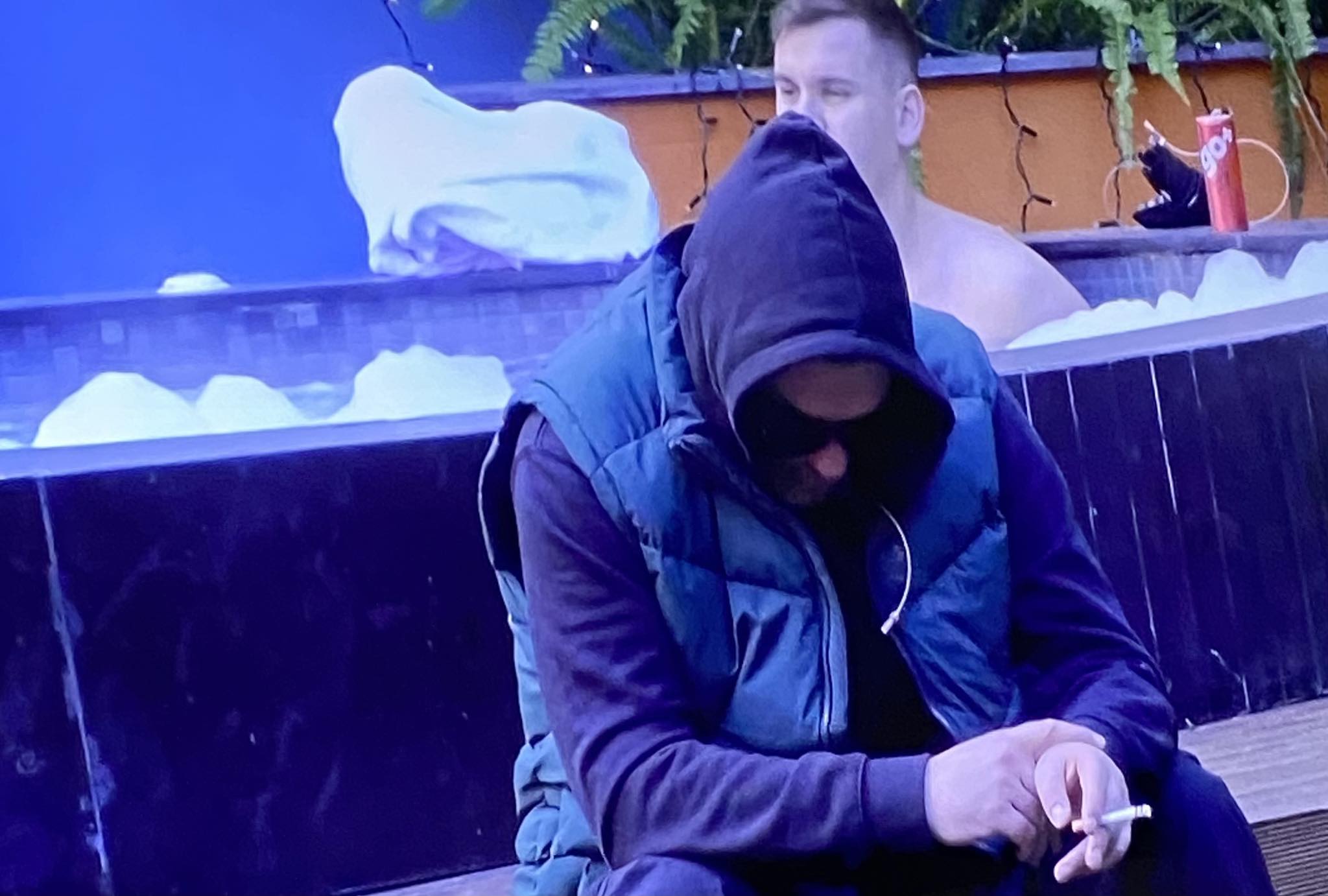 No description available.