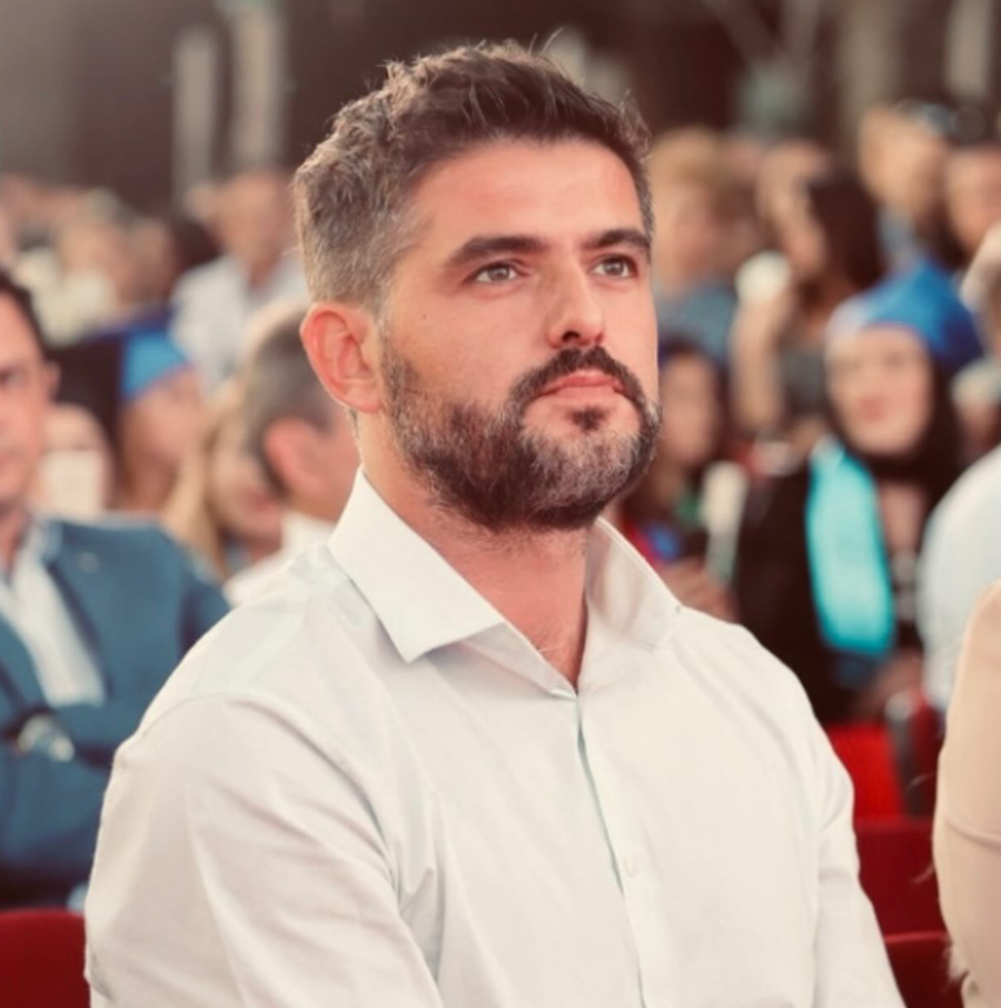 E dinit lidhjen e afërt familjare mes Dojna Mema dhe Marin Mema?