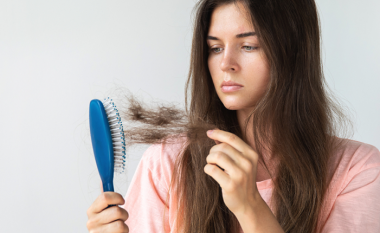 Çfarë lidhje kanë rënia e flokëve dhe problemet e stomakut?