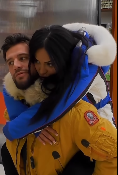 No description available.