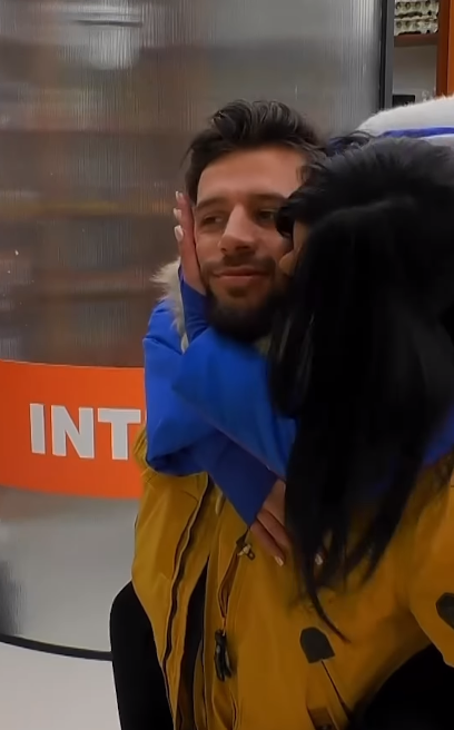 No description available.