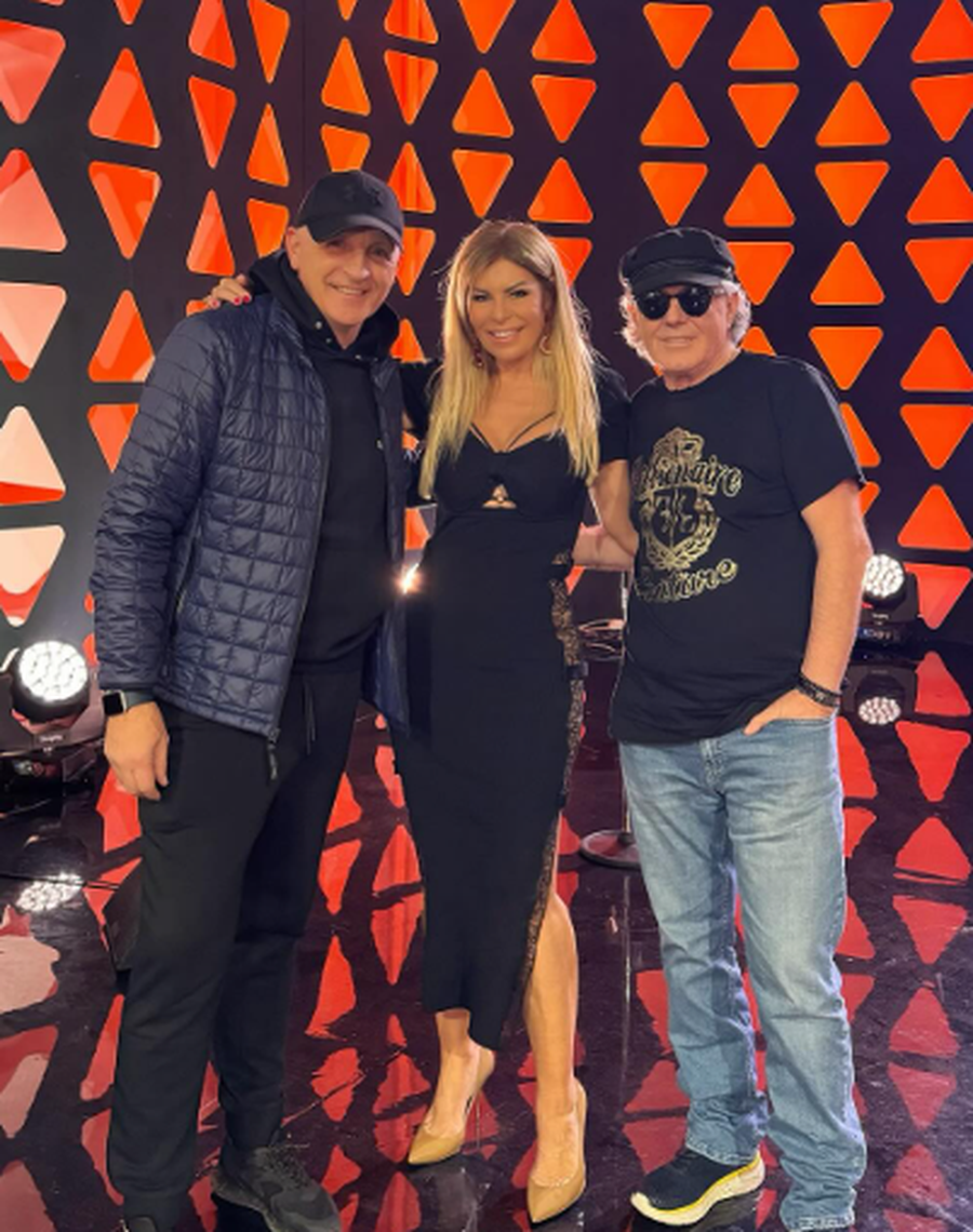 Manjola Nallbani, një buqetë 100 % ekselente muzike shqiptare në