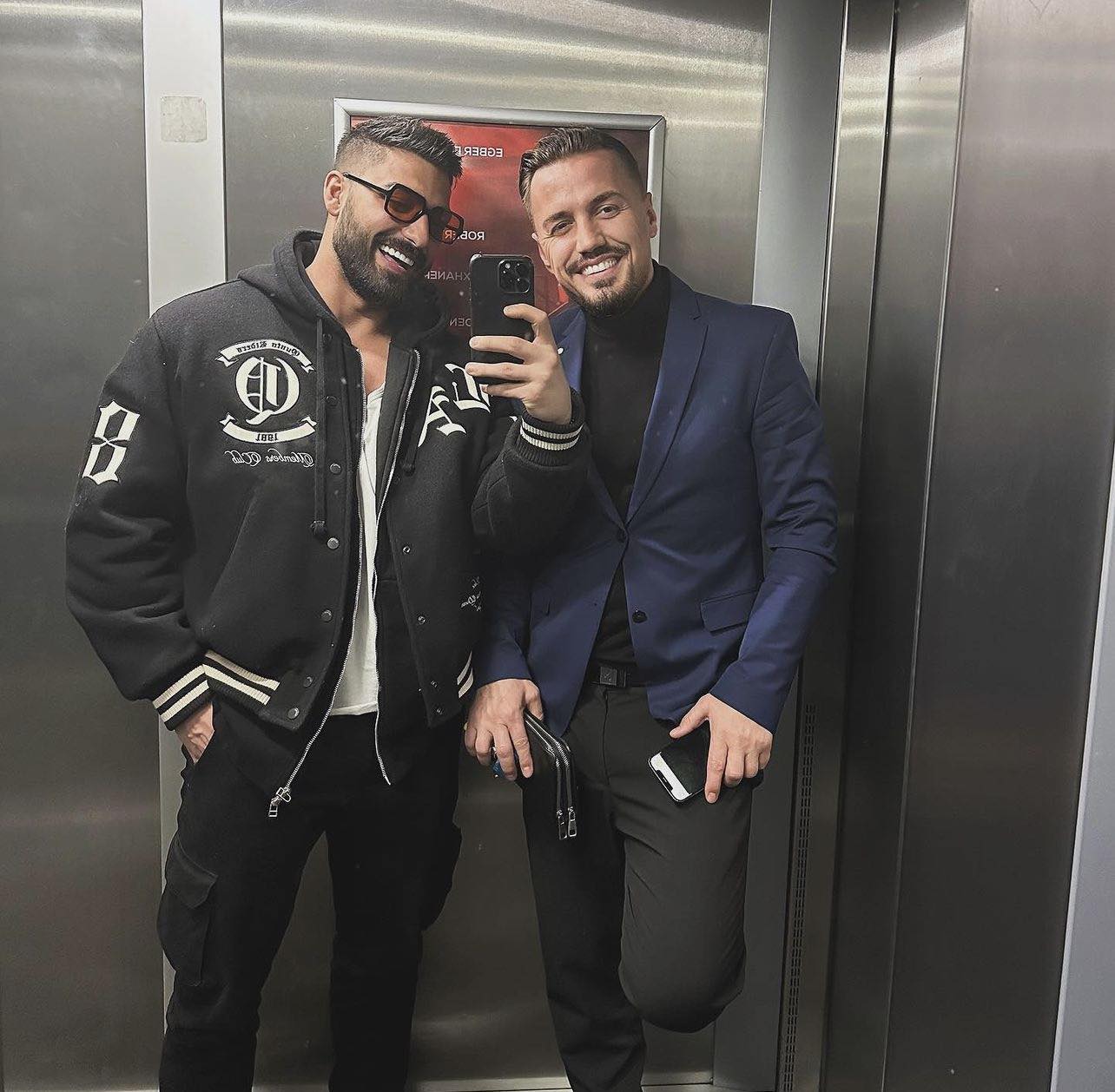 No description available.