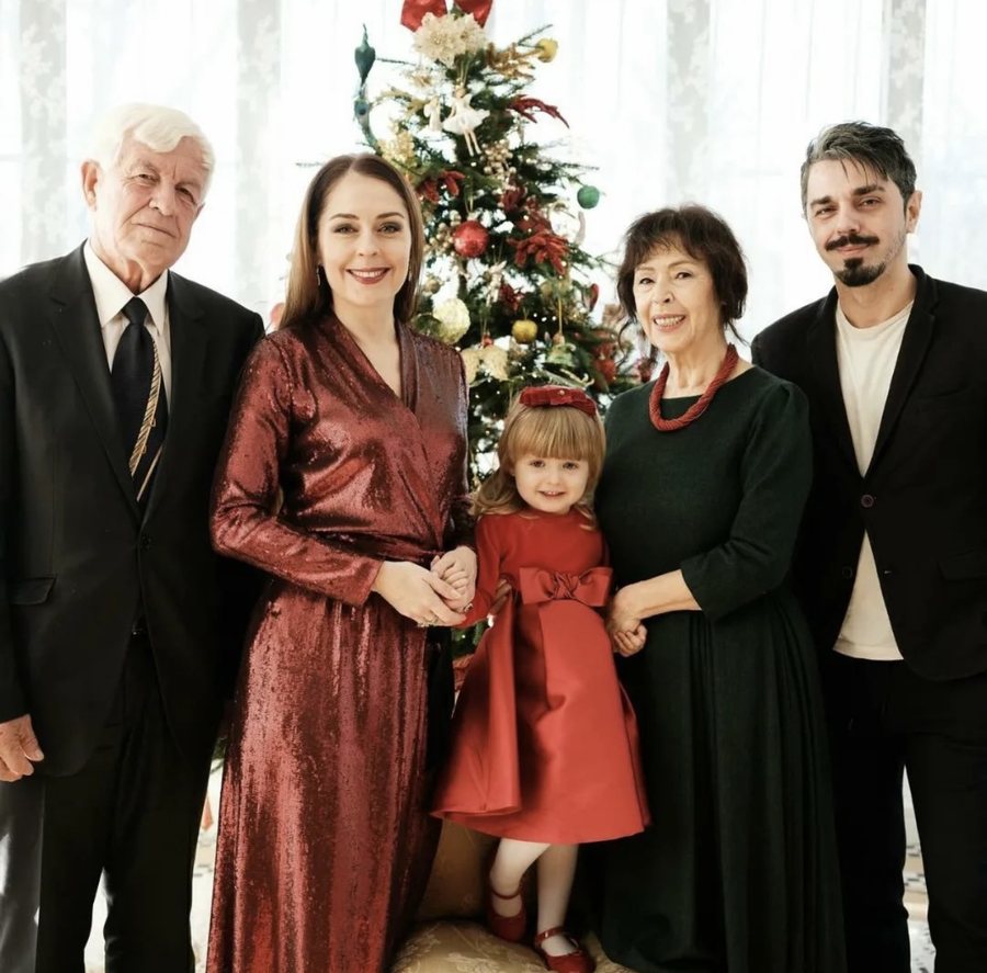 Me këtë foto, Elia Zaharia konfirmon ndarjen nga Princ Leka!