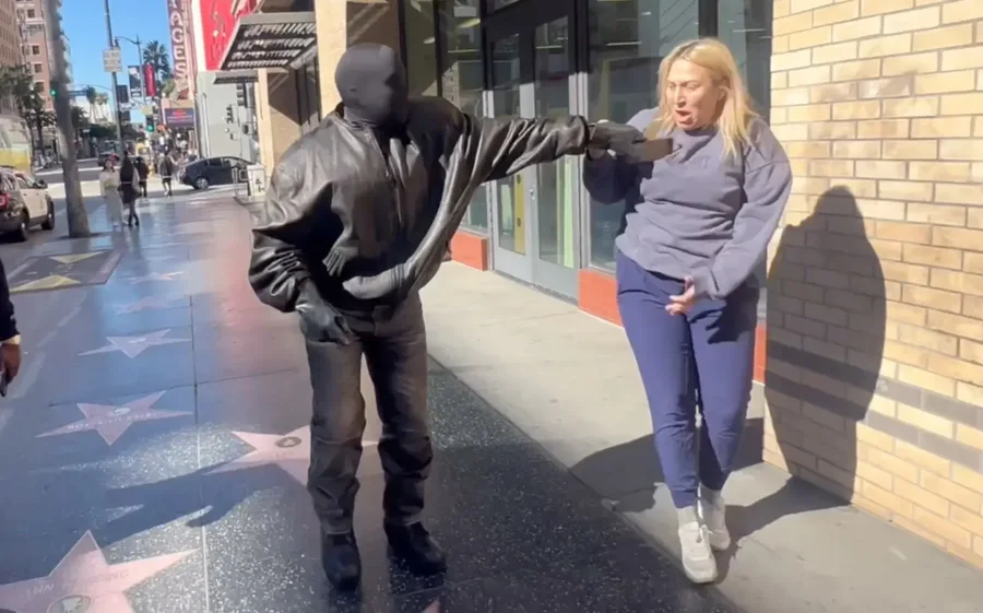 Revoltohet Kanye West; i merr telefonin gazetares në mënyrë