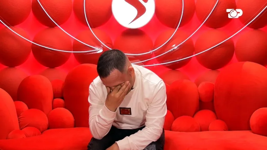 Rrëqeth Elvisi me rrëfimin e jetës; Nga