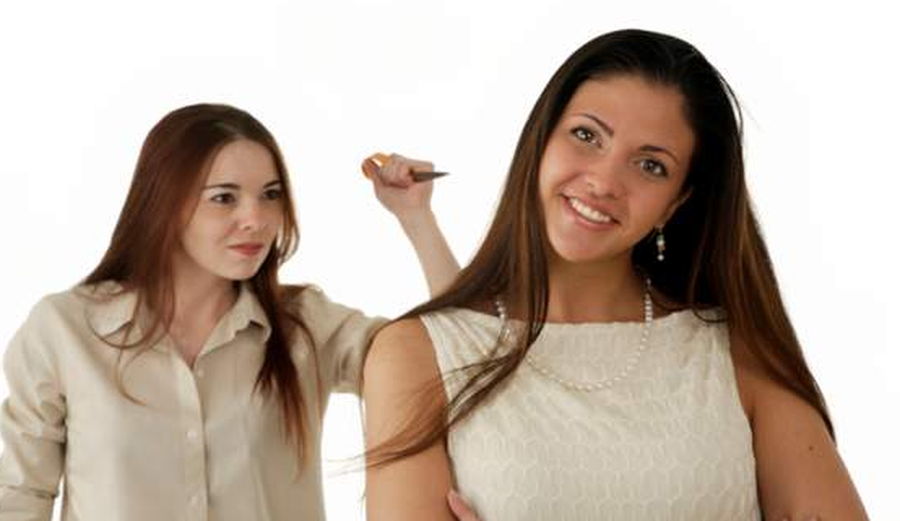 Sa më "larg": 3 shenjat më ziliqare të horoskopit!