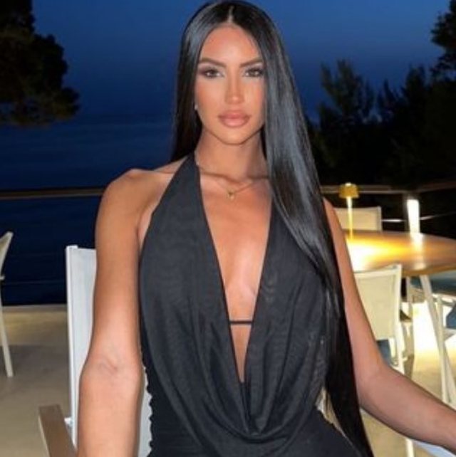 Super yll, zbulohet e dashura e Robert Berishës