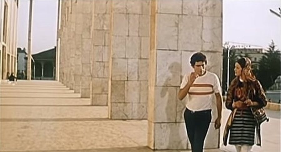 E dini që Lili Cingu ka luajtur si aktore në një film?