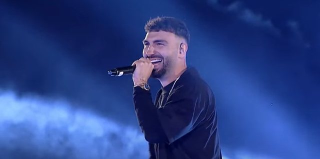 E pyesin për ndarjen nga Sara, Ledri deshi-s'deshi u përgjigj