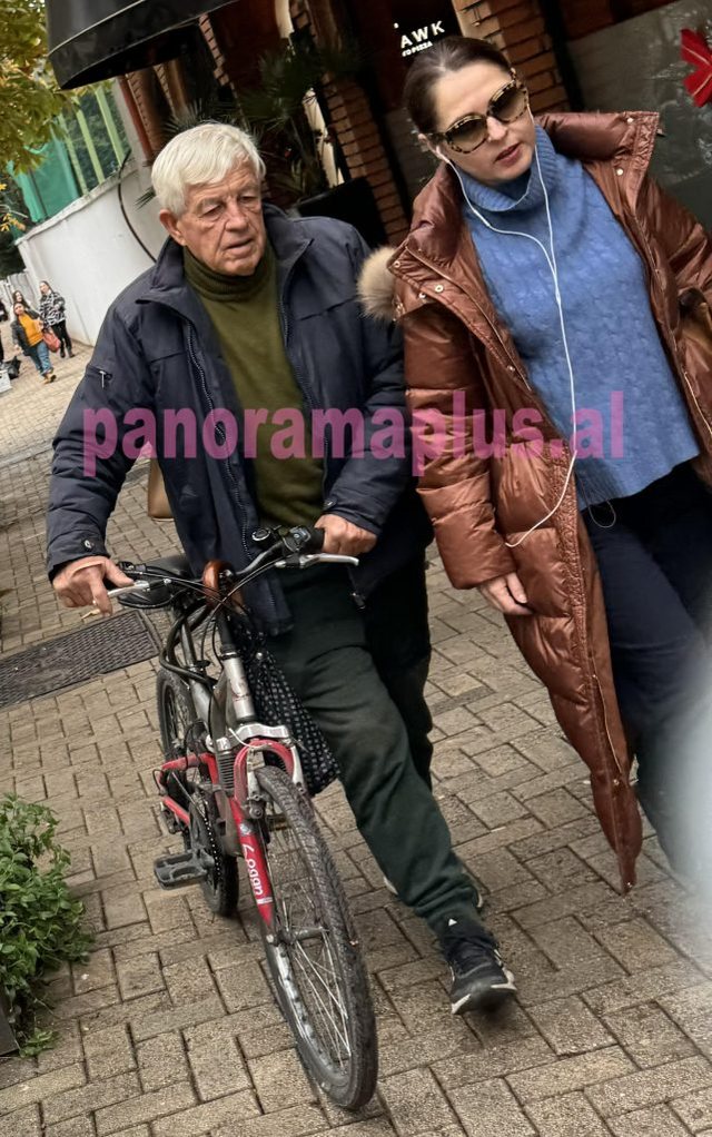 Elia Zaharia fotografohet për herë të parë pas ndarjes,