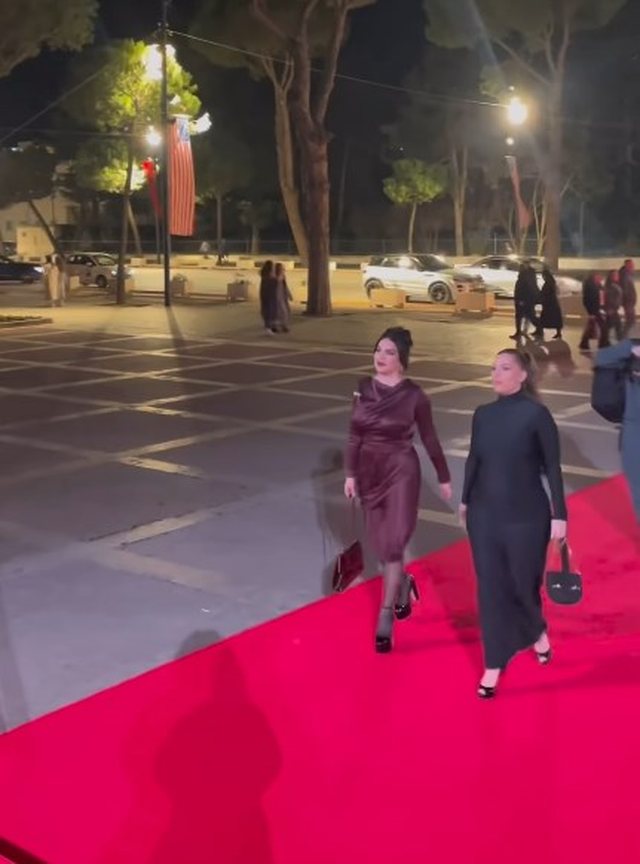 Fotot/ Si u veshën VIP-at në premierën e 'Dy gisht