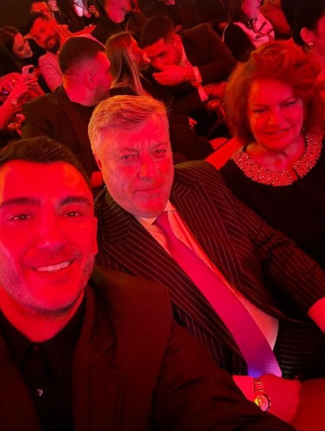 Fotot/ Si u veshën VIP-at në premierën e 'Dy gisht