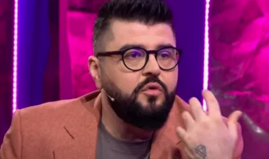 Historia e rrallë, rrëfehet moderatori: “U martova me