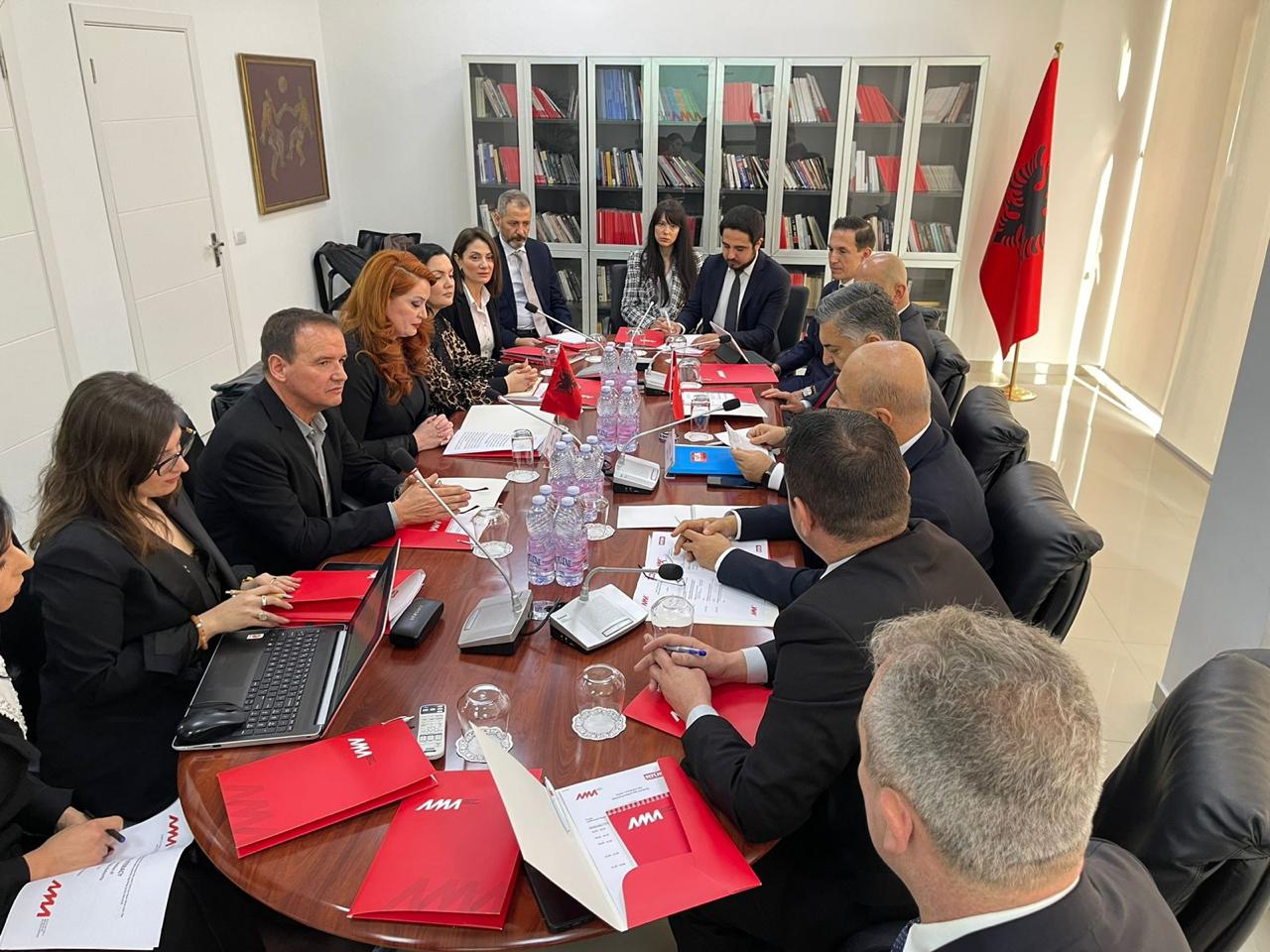 Armela Krasniqi me homologun turk, Ebubekir Sahin