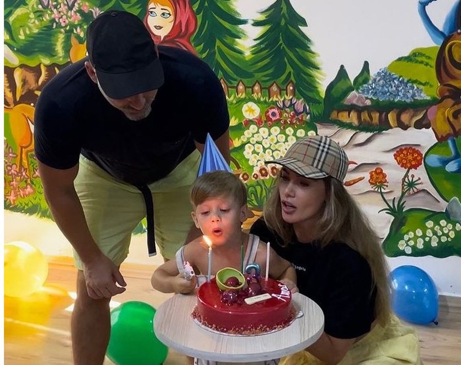 Me këtë veprim, a mos vallë Olta Gixhari sapo konfirmoi