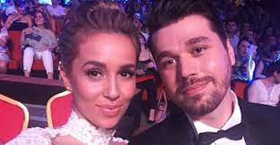 Miriami e uroi Albanin për Shën Valentin me një foto te 17