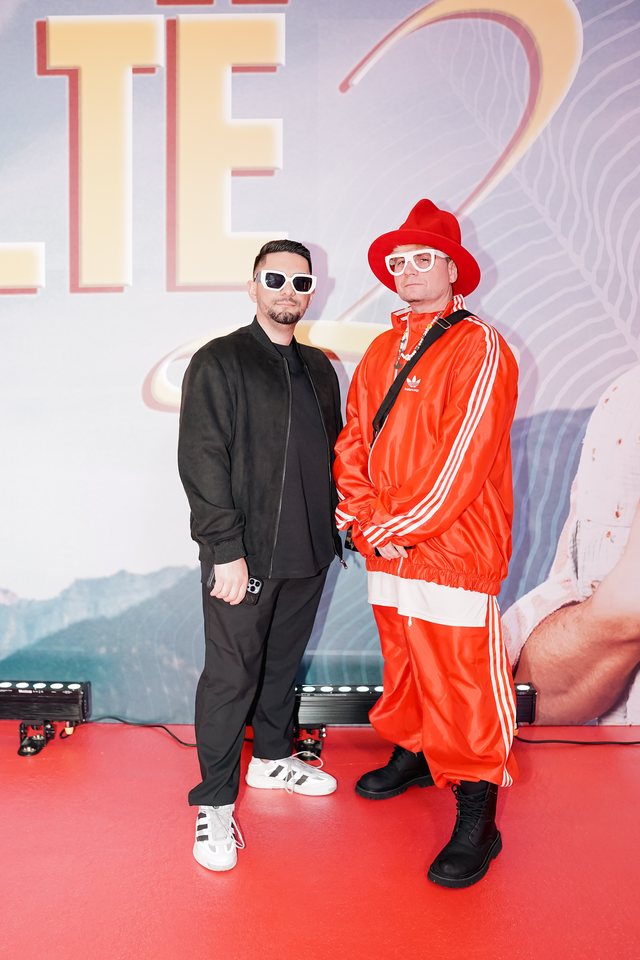 Për ju që nuk ishit tek premiera e 'Dy gisht mjaltë',