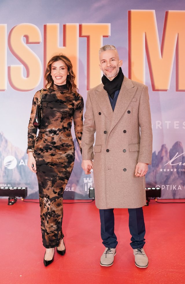 Për ju që nuk ishit tek premiera e 'Dy gisht mjaltë',