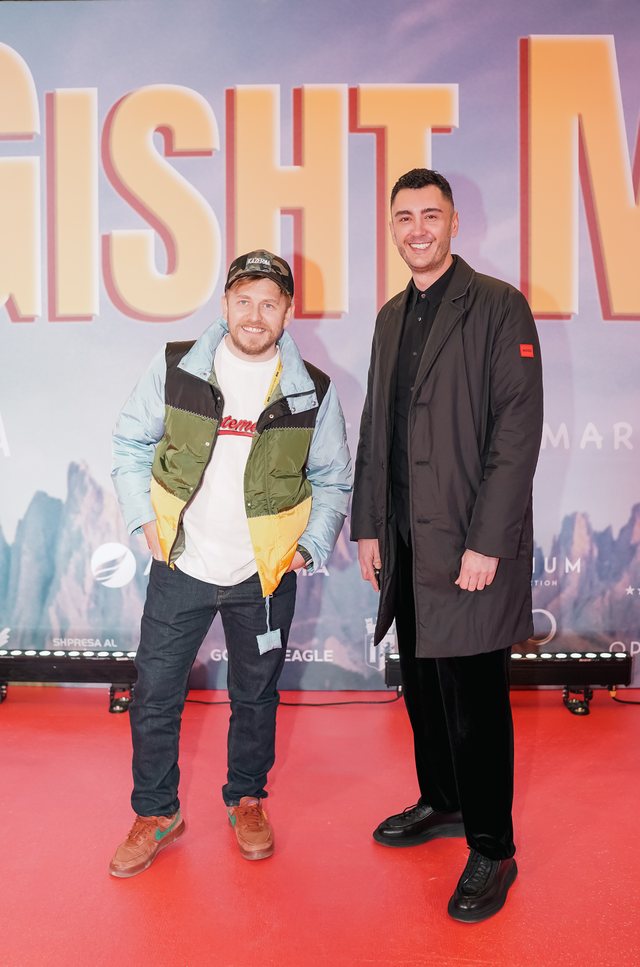 Për ju që nuk ishit tek premiera e 'Dy gisht mjaltë',