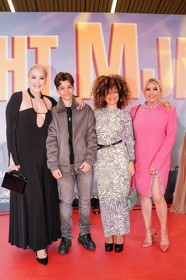 Për ju që nuk ishit tek premiera e 'Dy gisht mjaltë',