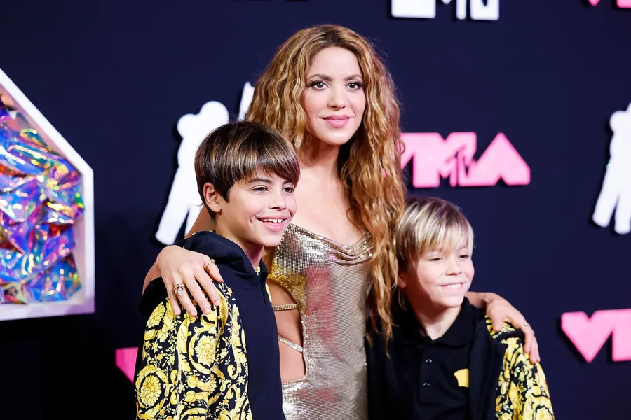Shakira fal partneren e re të Pique?! Çfarë bëri