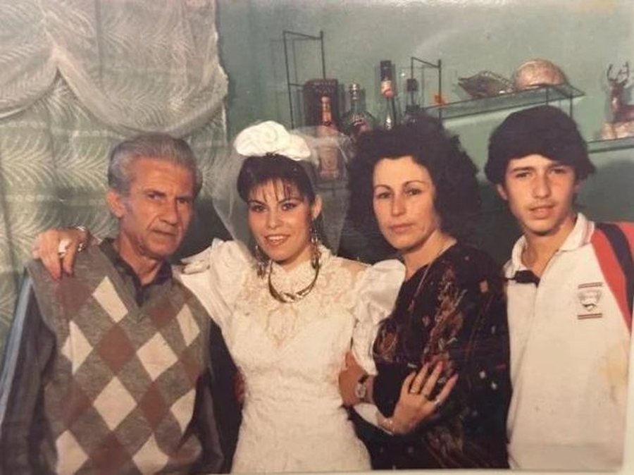 Emocionuese/ Manjola Nallbani përlotet nga fjalët e nënës!