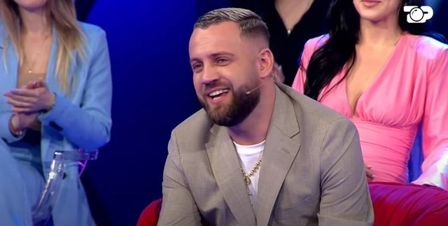 Luizi e ngatërron me Arbana Osmanin, si reagoi Ledion Liço
