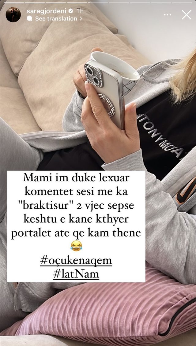 'Nuk më ka braktisur’, Sara shfaqet me të ëmën