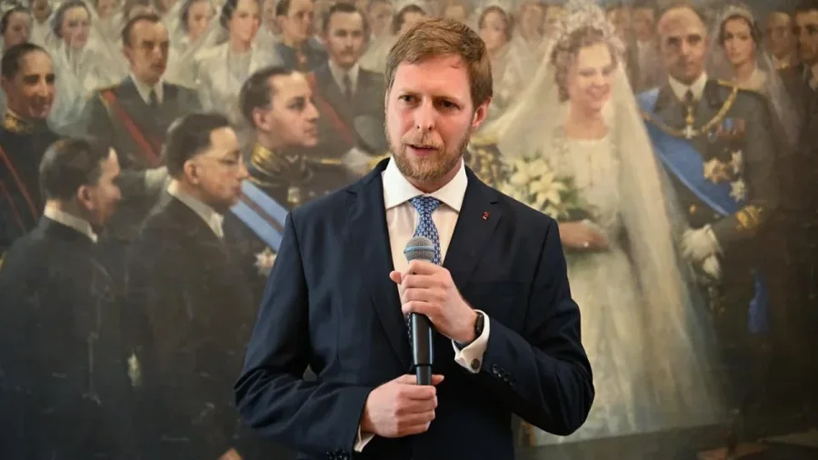 VIDEO/ Pas sherrit me Elian, Princi Leka shfaqet i lumtur duke festuar