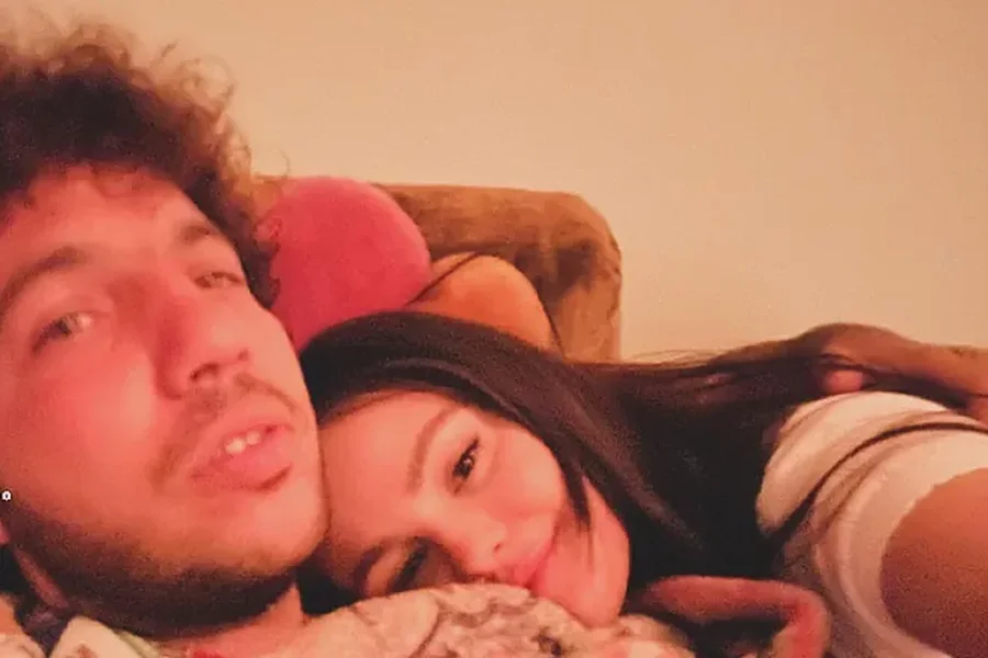 Benny Blanco thotë se Selena Gomez po takohet me të për
