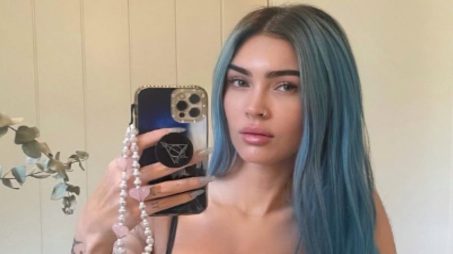 Megan Fox befason fansat me foton pa grim! Reagojnë fansat!