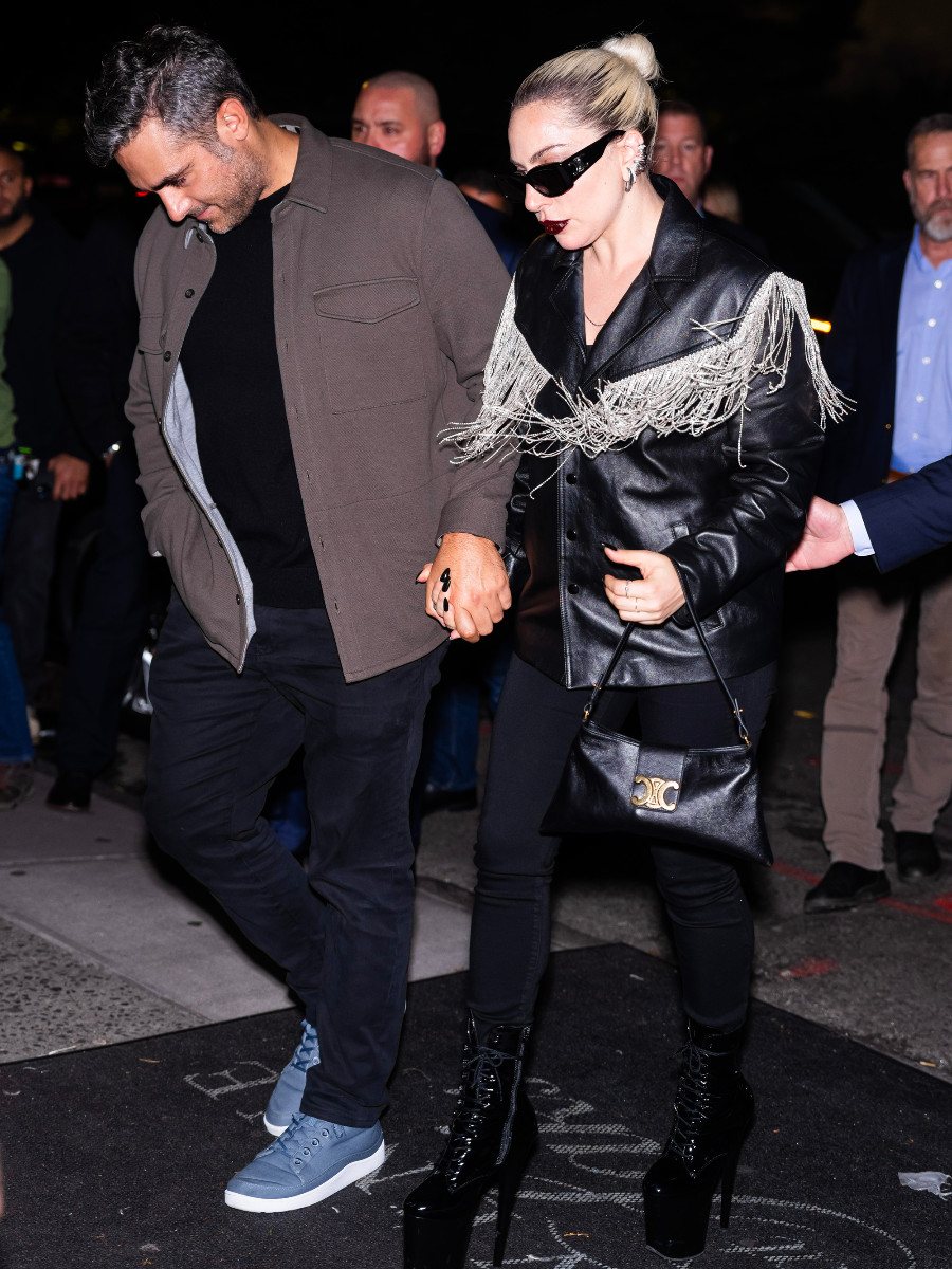 Mos vallë Lady Gaga është fejuar (zyrtarisht)?
