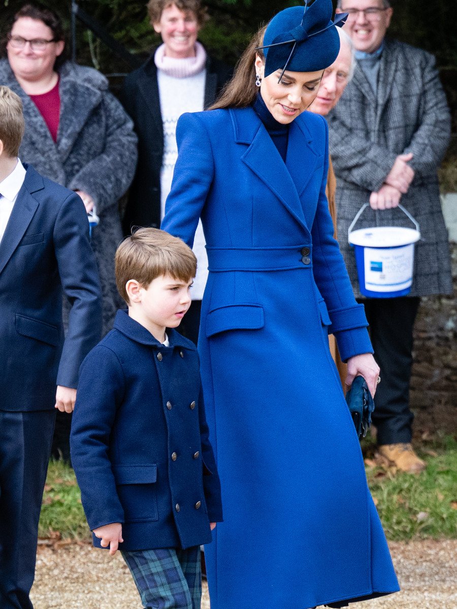 FOTO/ Charlotte ngjan gjithnjë e më shumë si Princ William!