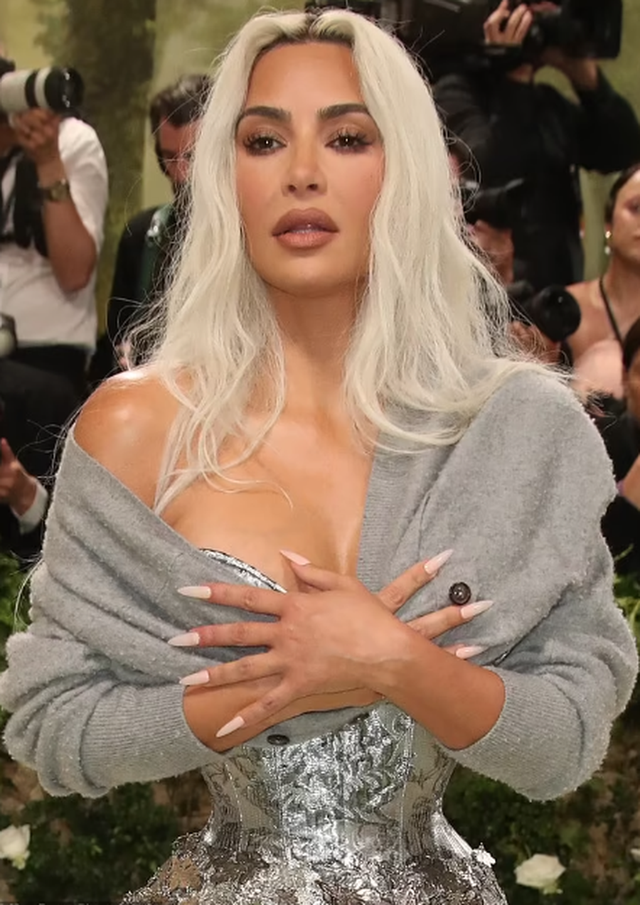Kim Kardashian shokon me ndërhyrjen e re estetike!