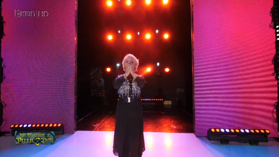 “Më shoqëronte babi me simite me djath!” Rita Lati mes