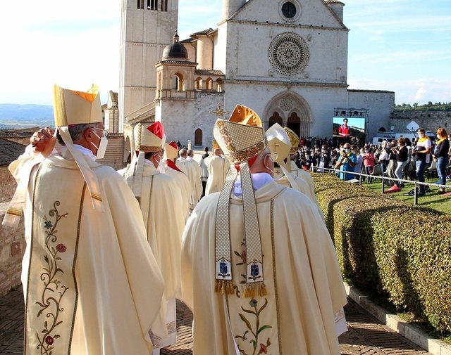 Një adoleshent që jetoi në ditët e sotme shpallet Shenjtor