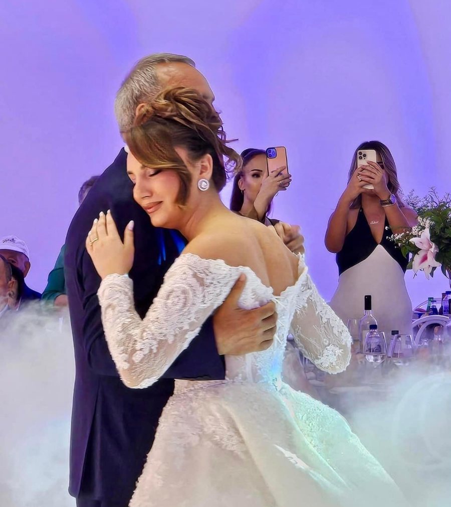 Defrim Methasani marton vajzën e vogël: Rina nuse dhe Luna e pranishme