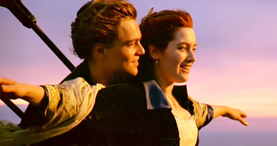 Kate Winslet thotë se skenat e puthjes me DiCaprion ishin të
