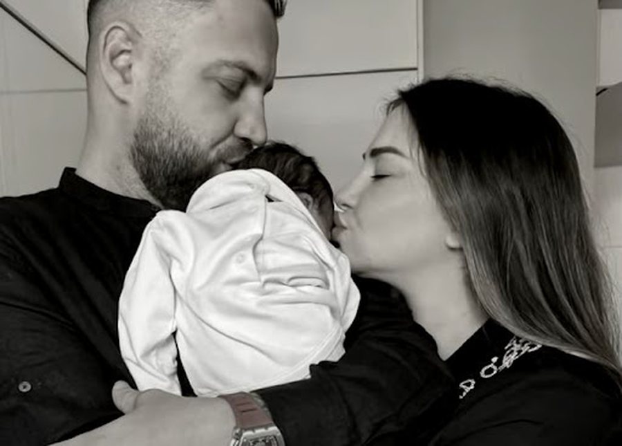 Luizi publikon foto me vajzën, bën dedikim special!