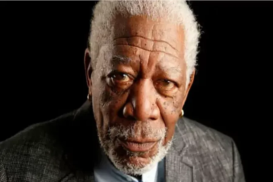 Paraqitja e Morgan Freeman në tapetin e kuq ka shqetësuar fansat!