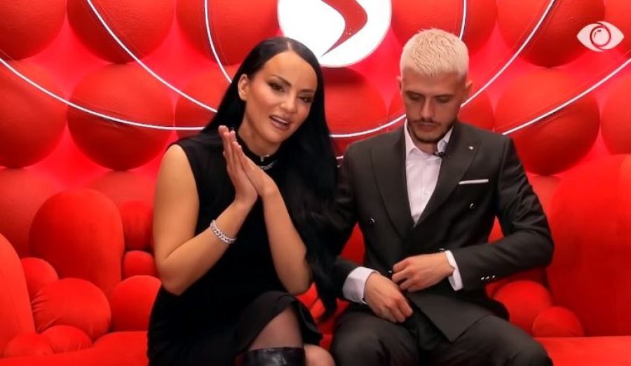Sara dhe Bardhi prindër të një vajze, si i uroi Egla ( që