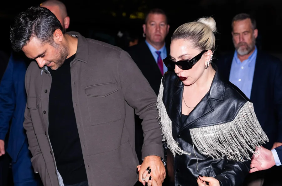 Lady Gaga dhe Michael Polansky konfirmojnë fejesën në