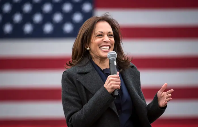 Si e parashikoi Barbie fiks një vit më parë zgjedhjen e Kamala