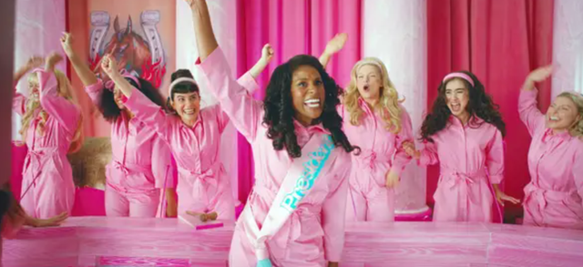 Si e parashikoi Barbie fiks një vit më parë zgjedhjen e Kamala