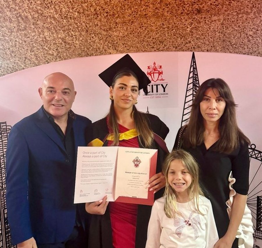 Vajza e Blendi Fevziut diplomohet në Londër!